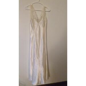 Victoria's Secret Long Cream Gown Lace & Rosette Chest, Satin, Slit, Medium
